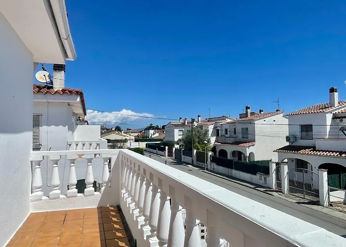 La Vinya 14 * L' Escala